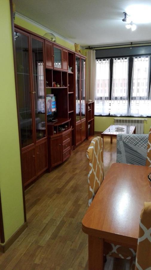 Amplio Loft Con Plaza De Garaje Apartment Onís Стая снимка